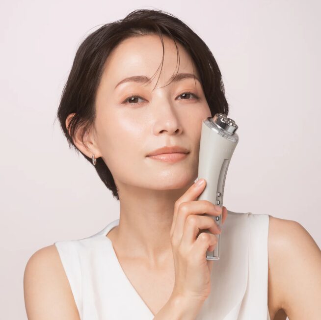リンカの美顔器　手でしっかり握って持ちやすい形
